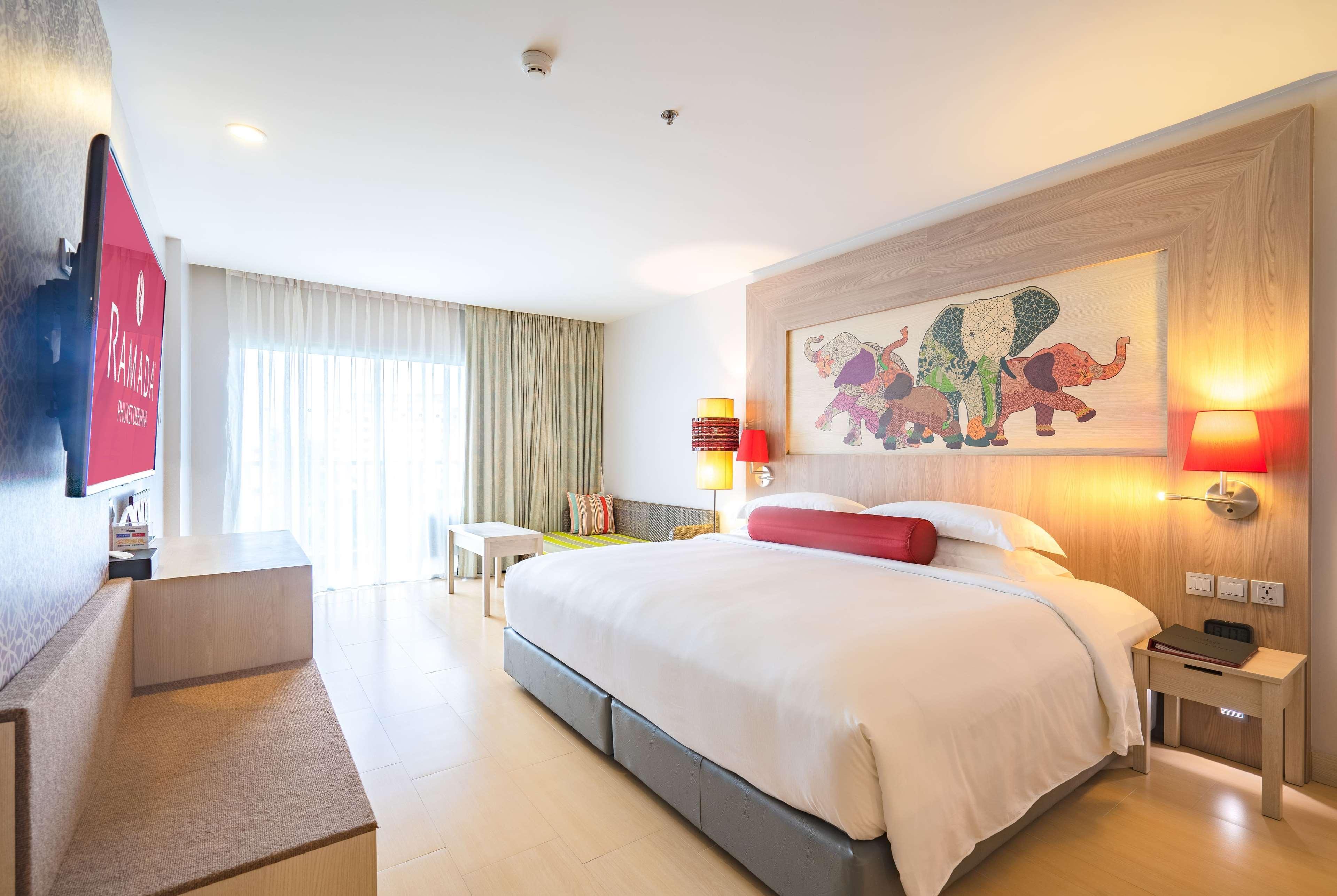 Patong Ramada By Wyndham Phuket Deevana מראה חיצוני תמונה